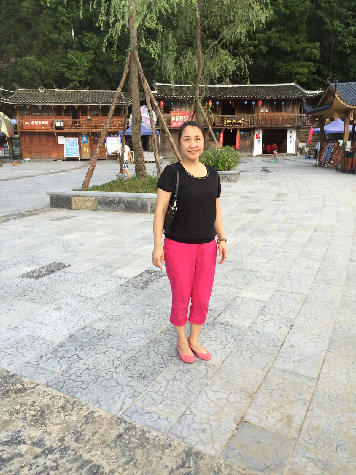 49岁离异女征婚照片(id:95191288)_重庆征婚交友_珍爱