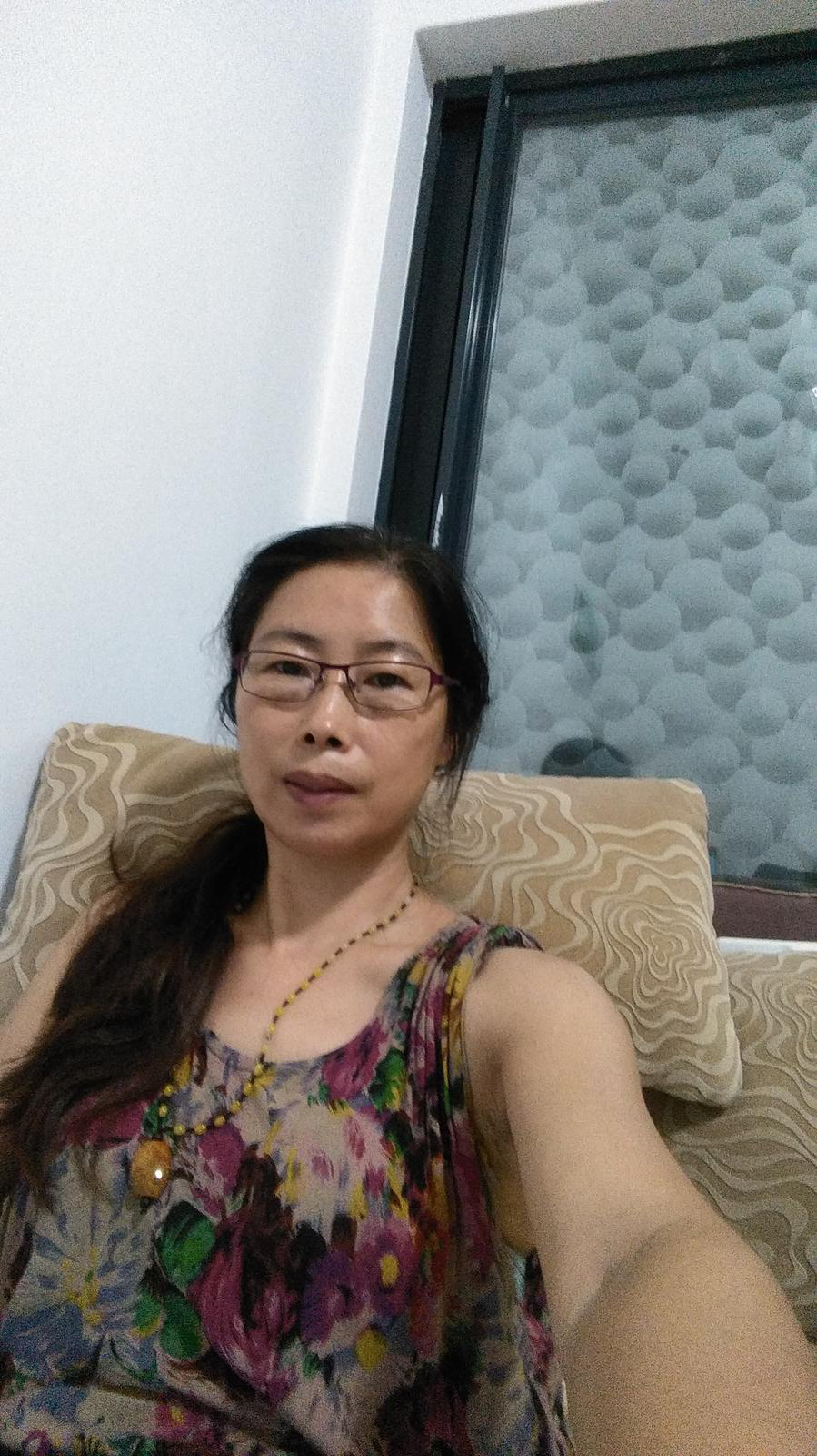 49岁离异女征婚照片(id:96884356)_广东深圳征婚交友