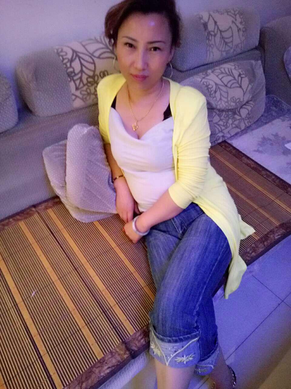 43岁离异女征婚照片(id:99035746)_湖北武汉征婚交友