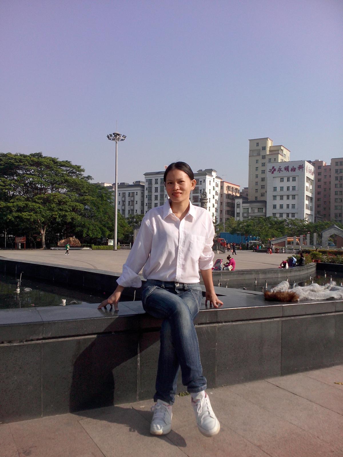 30岁离异女征婚照片(id:62394376)_广西南宁征婚交友_珍爱网