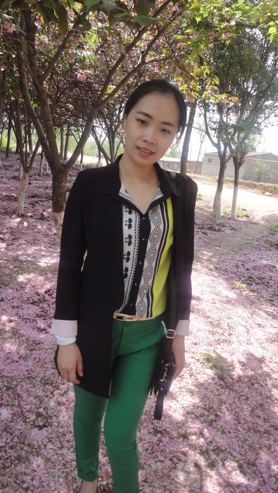 28岁未婚女征婚照片(id:79945540)_河南三门峡征婚交友_珍爱网