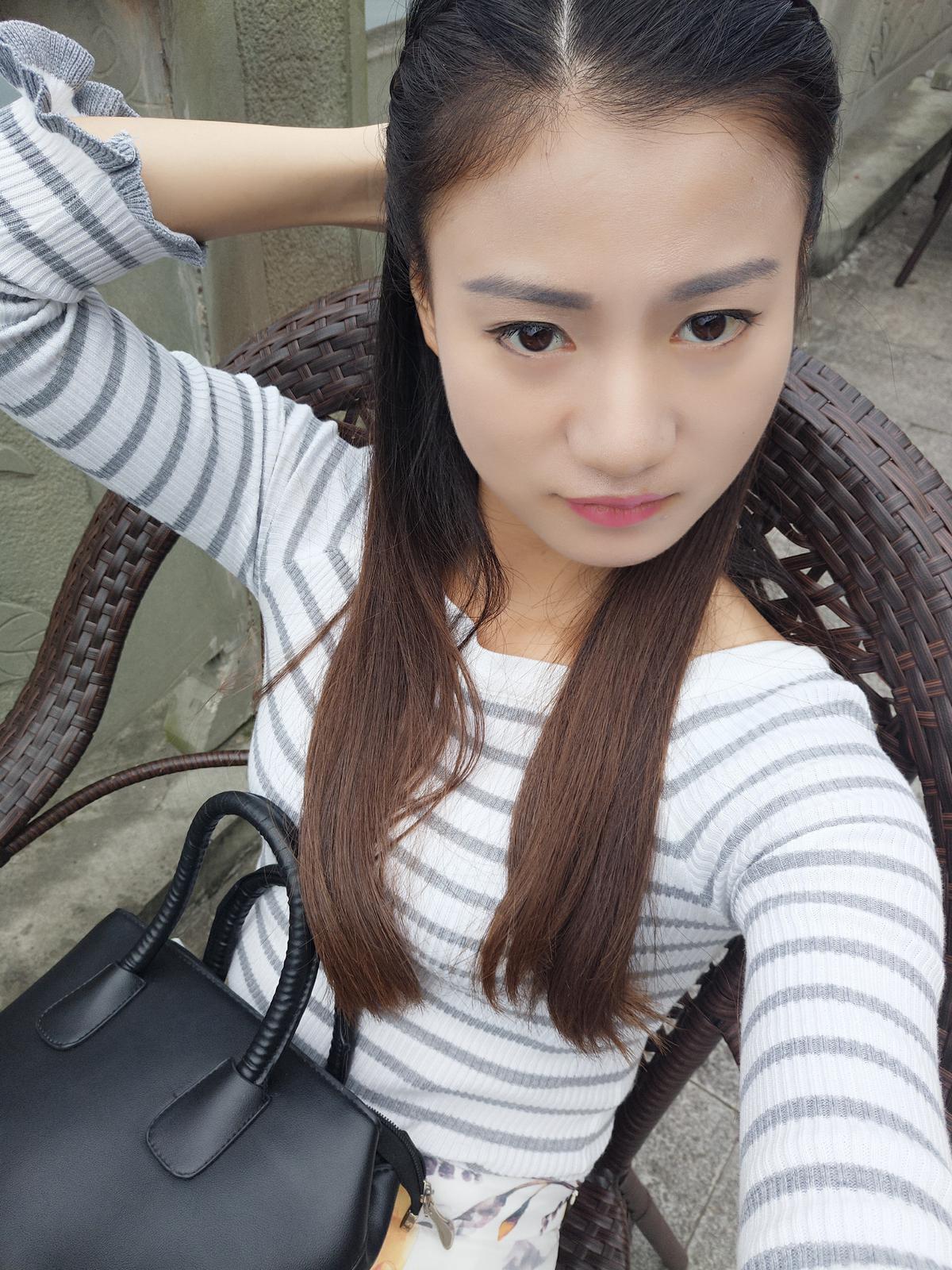 27岁未婚女征婚照片(id:98714422)_重庆征婚交友_珍爱网