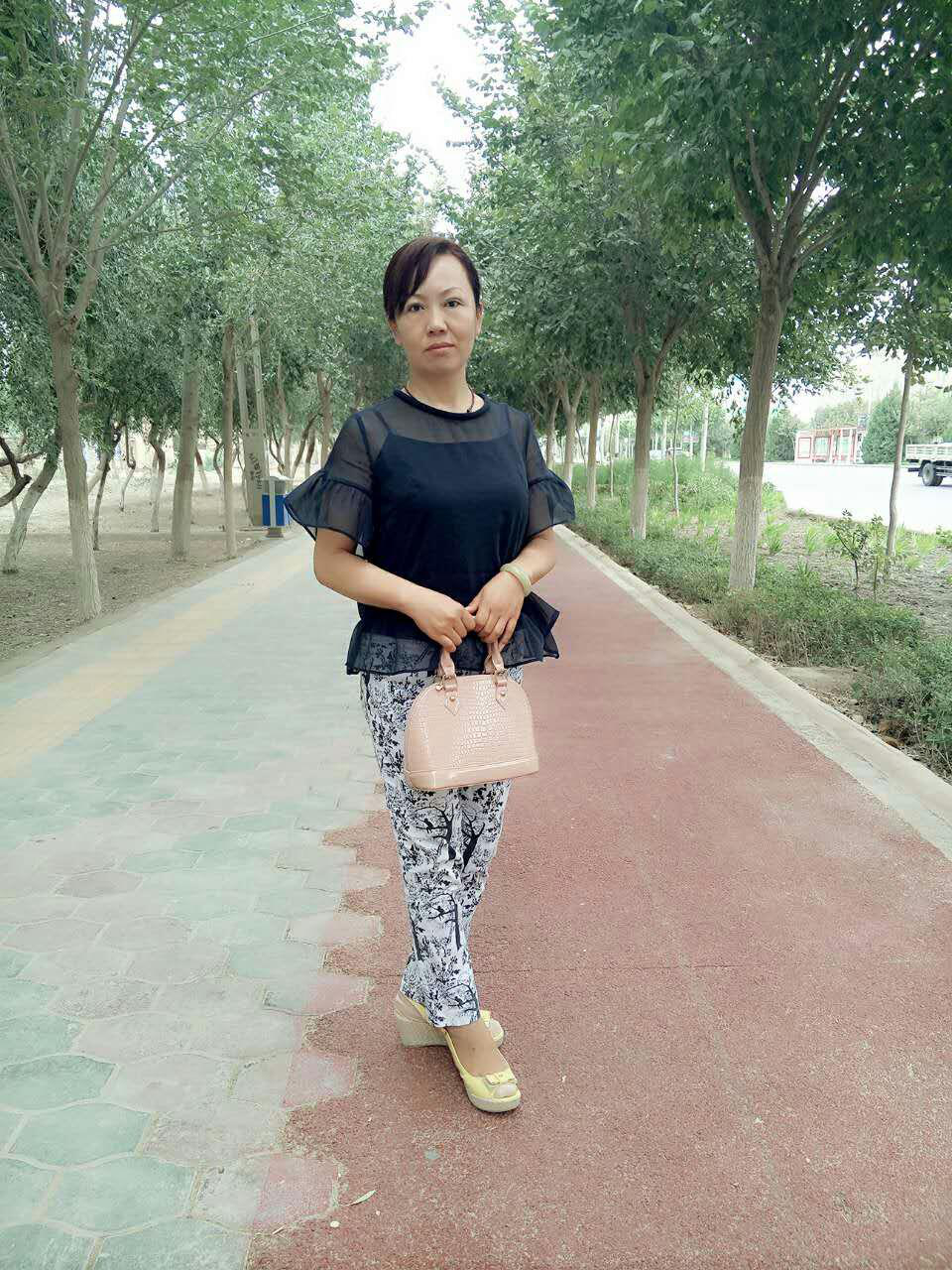 49岁丧偶女征婚照片(id:100106554)_新疆阿克苏征婚交友_珍爱网