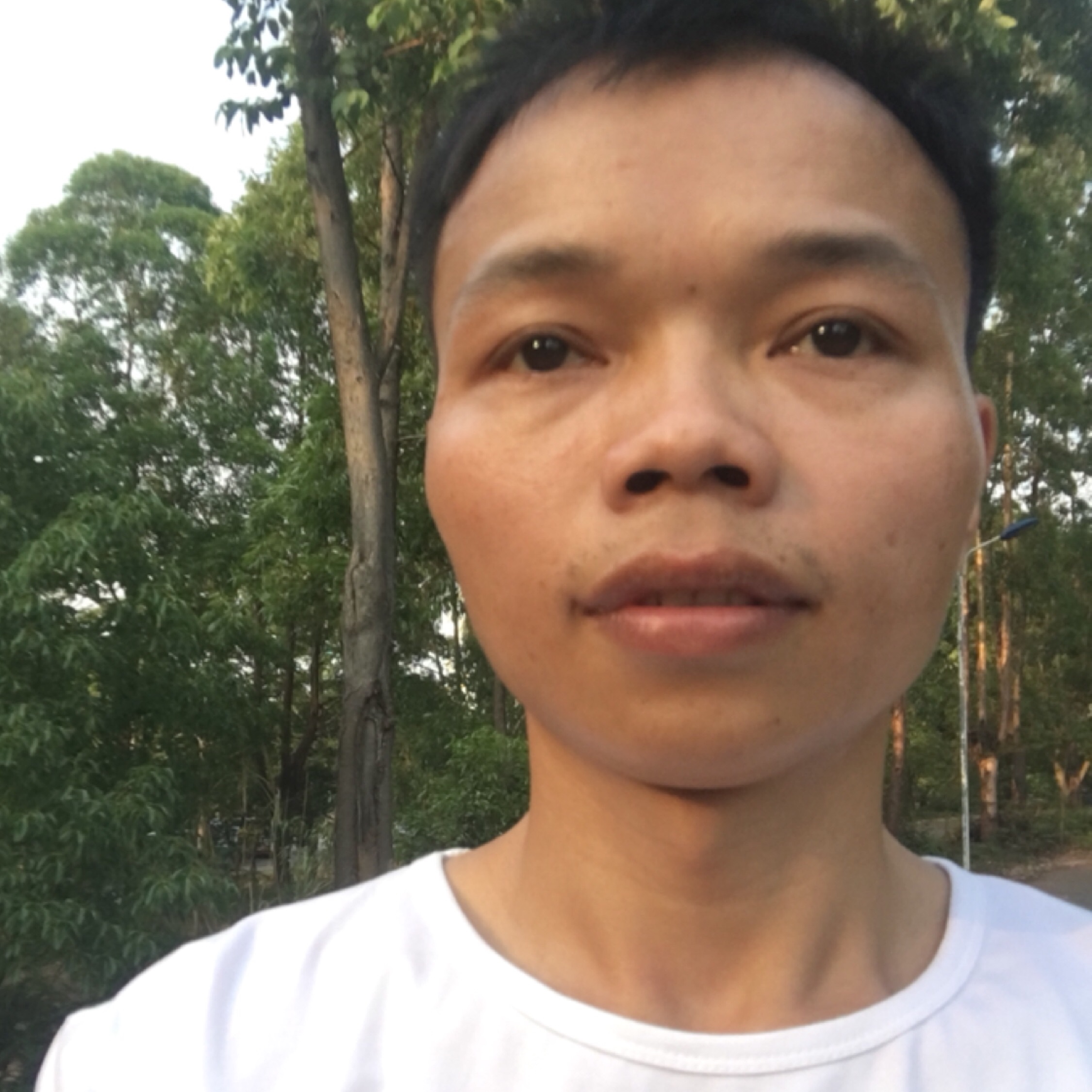 35岁未婚男征婚照片(id:1027201852)_广西百色征婚交友_珍爱网